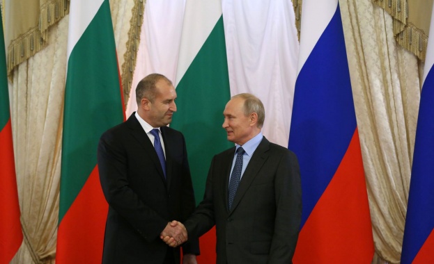 Владимир Путин поздрави Румен Радев с убедителната победа на изборите Владимир Путин поздрави Румен Радев с убедителната победа на изборите