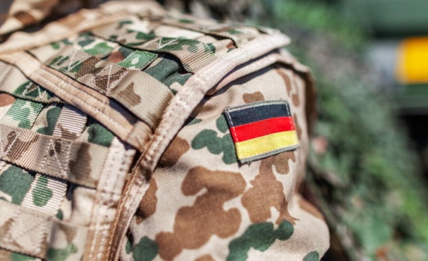 Задължително ваксинират срещу COVID-19 армията в Германия
