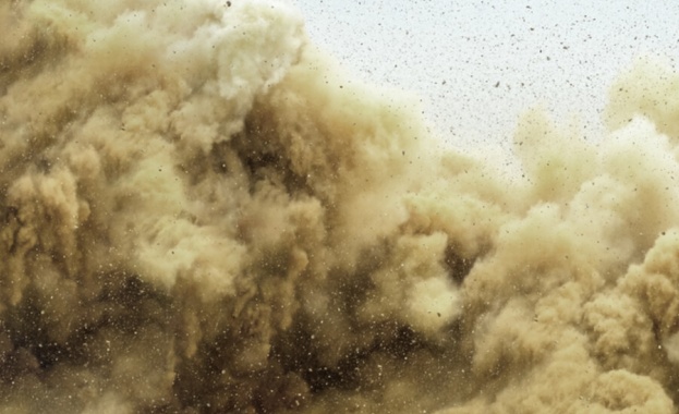 Няколко силни експлозии отекнаха днес към 15 15 часа българско време