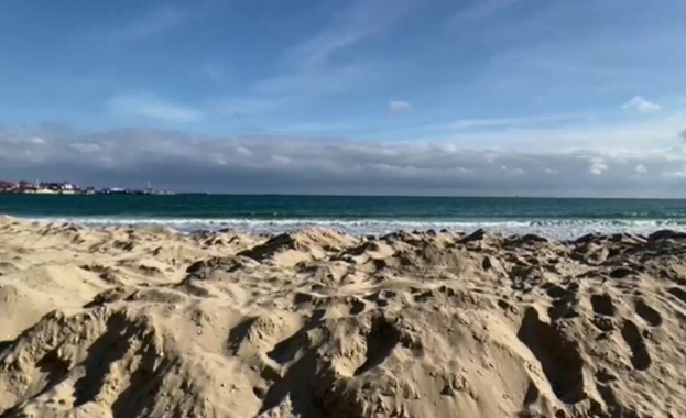   Проверяват незаконно изграждане на пясъчна дига на плаж „Несебър - юг“