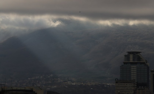Висока концентрация на прах от Сахара пренесен с южния поток