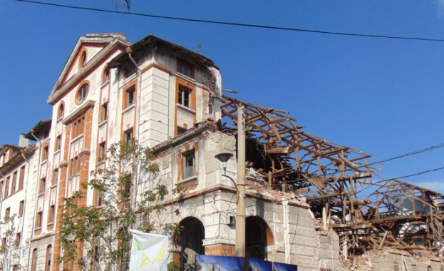 До дни трябва да започне укрепването на тютюневия склад на