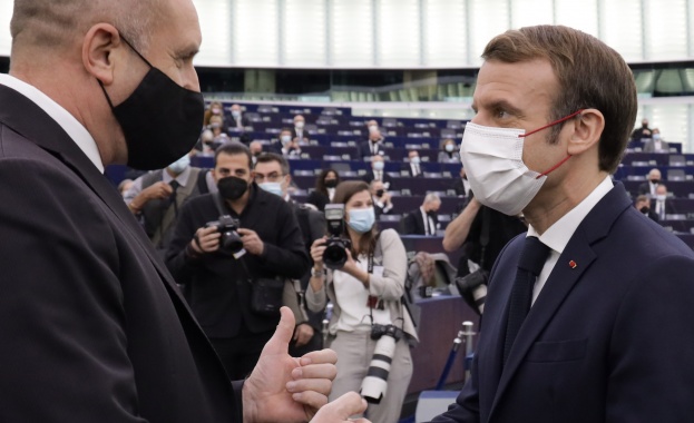 Президентът Румен Радев разговаря в Страсбург с президента на Френската