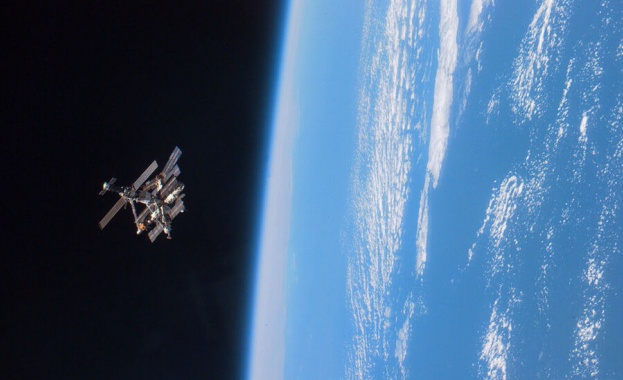 Орбитата на Международната космическа станция (МКС) е била променена, за
