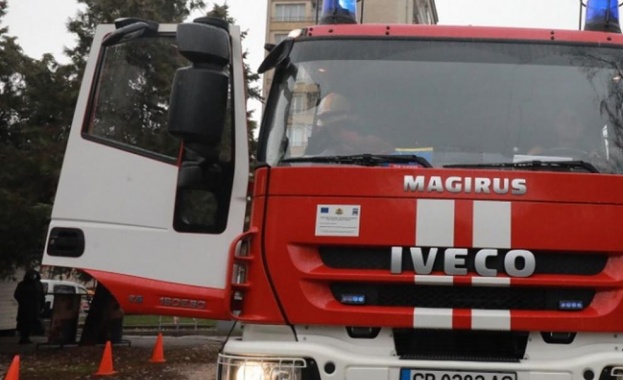 Младо момиче оцеля по чудо при пожар в Пловдив информира