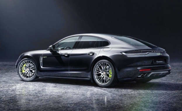 Чист лукс - Porsche Panamera Platinum (Видео)