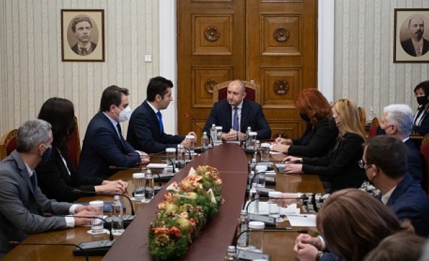 Ефективно управление под формата на коалиция може да съществува само