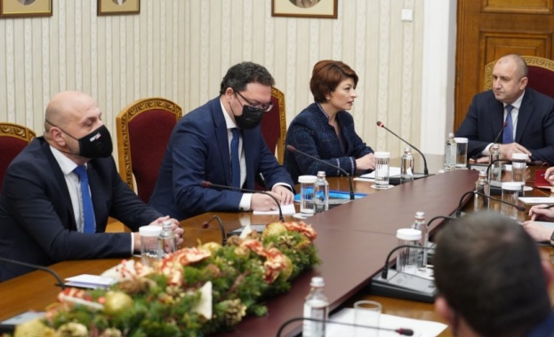 Уважаема г жо Атанасова уважаеми господа Добре дошли в президентската институция