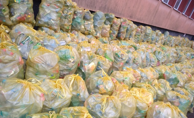 Ученици от Бургас, Добрич и Русе предадоха над 12 тона опаковки за рециклиране