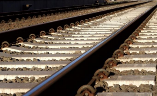 Пътническите влакове по железопътната линия Атина-Солун стартират от днес, понеделник,