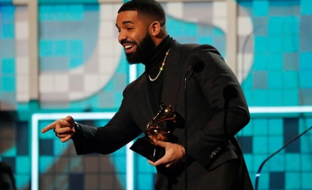 Представители на 35 годишния певец Дрейк се обърнаха към Звукозаписната академия