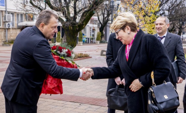 Елеонора Митрофанова посети Етрополе