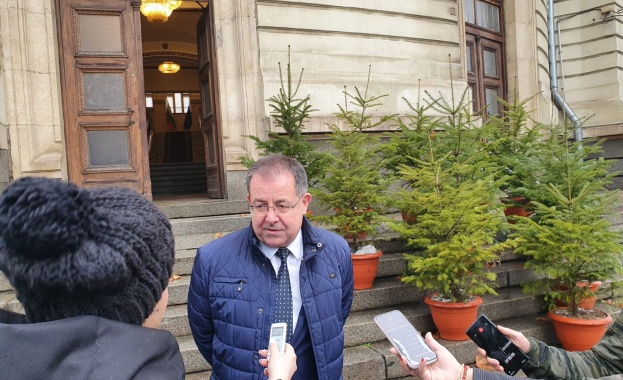 2000 коледни елхи са осигурени от шестте Държавни горски предприятия