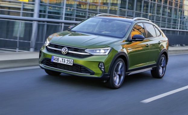 Стандартно оборудване с цветни екрани с висока разделителна способност Цялото