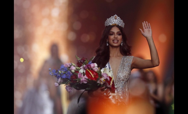 Харнааз Сандху спечели короната на Мис Вселена 21 годишната Мис Индия