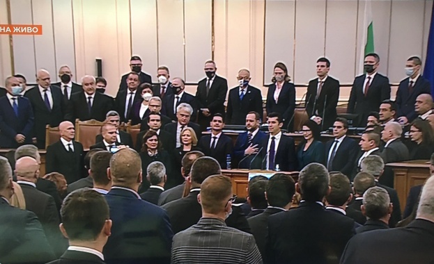 Народното събрание избра Министерски съвет на Република България За гласуваха