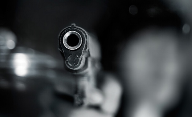 41 годишен жител на Перник заплаши таксиметрова шофьорка с газ сигнален пистолет На