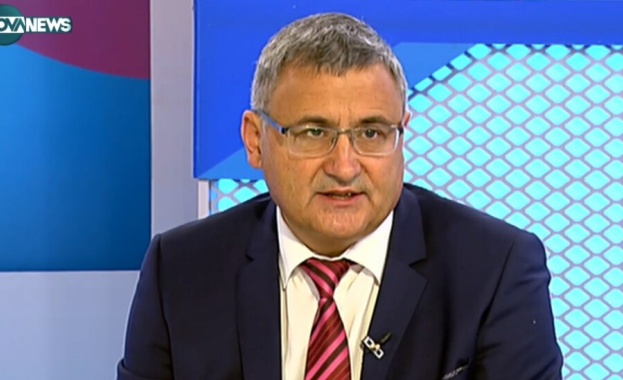 Комисията по възстановяване на щетите работи твърде тромаво Това каза