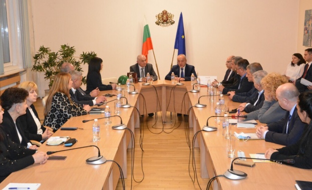 Хората очакват да бъде възстановена социалната справедливост Най важното е да