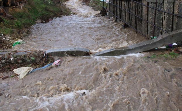 Продължава възстановяване на щетите след наводненията в Южна България След като
