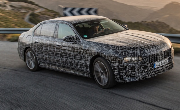 BMW разпространи нова информация снимки и видео на изцяло новото