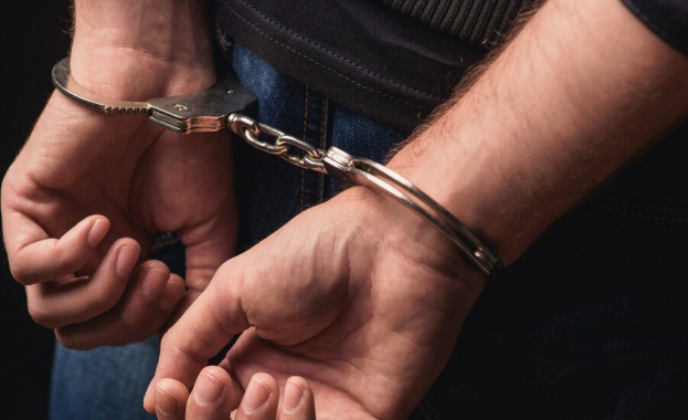 Седемнадесетгодишен чужд гражданин е арестуван в Северна Гърция тъй като