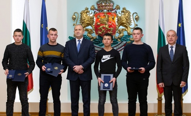 Вие не само дадохте пример за гражданска доблест но и