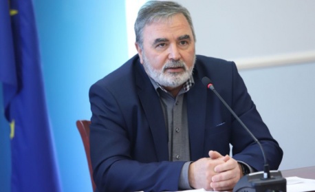 Доц. Ангел Кунчев е претърпял тежка онкологична операция