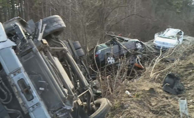 Автовоз се преобърна на пътя Русе Бяла Инцидентът се