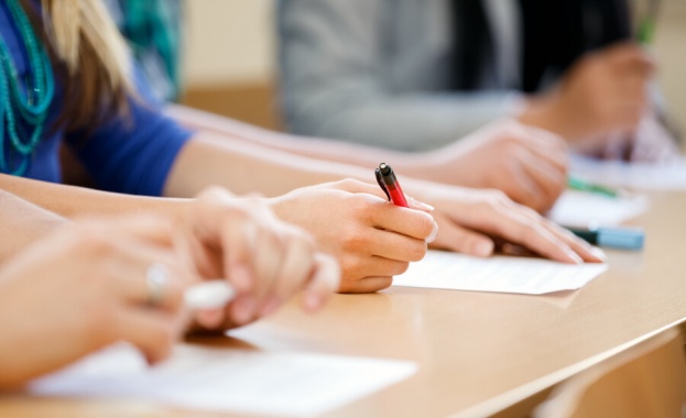 Училището е работилница където се формира мисълта на подрастващото поколение