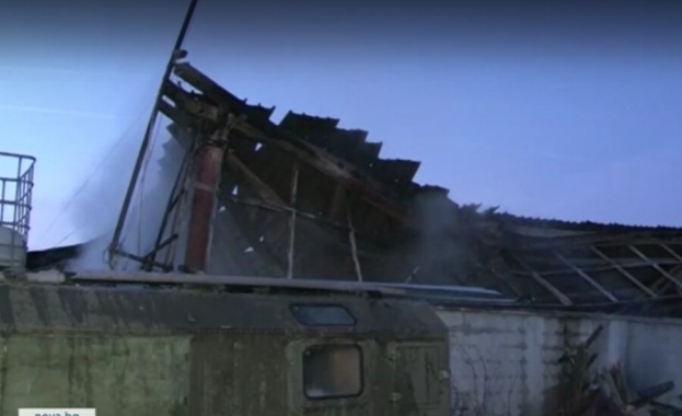 Пожарът във фабрика за пелети избухнал в четвъртък вечерта в