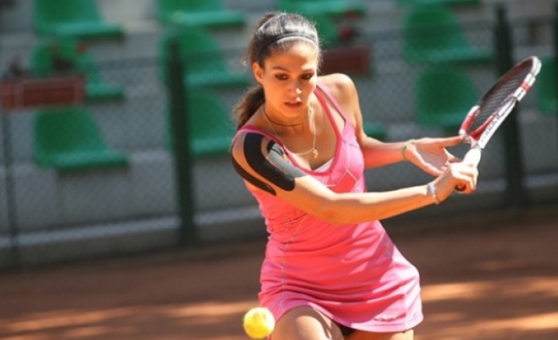 Българската тенисистка Изабелла Шиникова отпадна на четвъртфиналите на турнира от