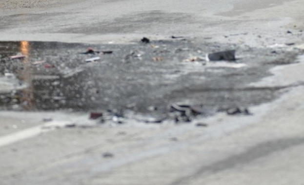 Смазочни масла са били разлети от неидентифицирано превозно средство на