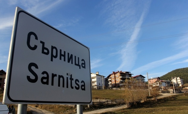 Най голямото средищно училище в община Сърница получи компютри дарение от