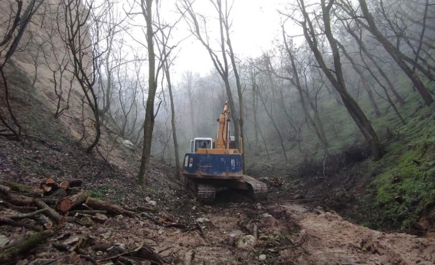 Багери копаят в защитена зона край мелнишките пирамиди Ключовият въпрос