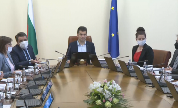 Имаме 3 сериозни казуса които трябва да решим днес Приоритет