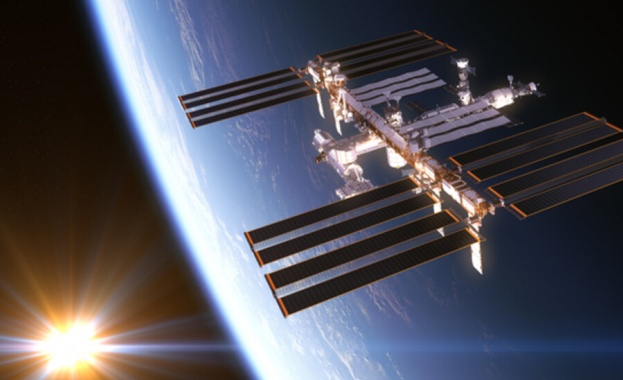 Понижава се температурата на борда на скачения с Международната космическа