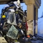 Автобус се вряза в мост в Русия, петима загинаха, 21 са ранени