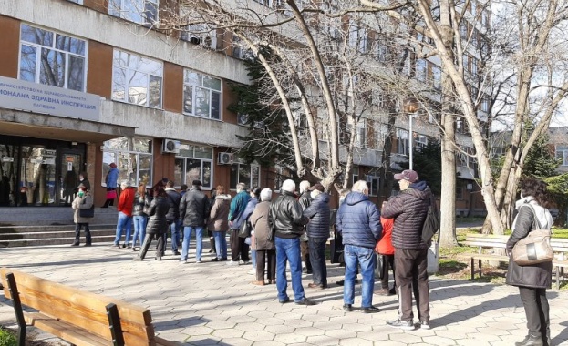 Пловдивчани побързаха да се ваксинират уплашени от навлезлия у нас