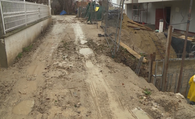 Лоша инфраструктура тесни улици липса на паркоместа и детски площадки