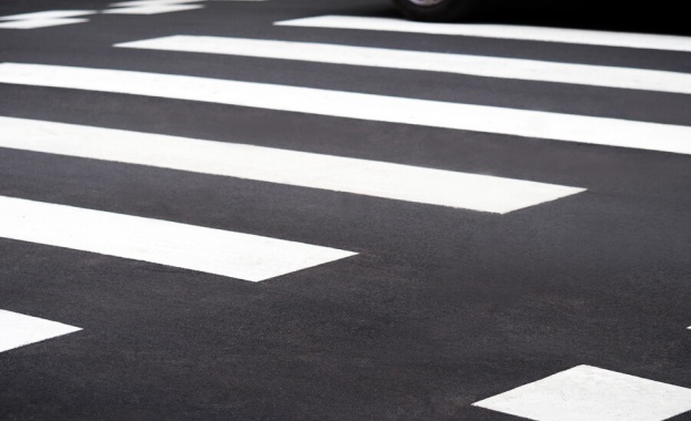 54 годишен шофьор блъсна вчера на пешеходна пътека жена в Сливен