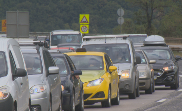 Светофари на ненужни места и тежкотоварен трафик в центъра Това