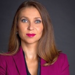 Искра Михайлова:Излизането на битовите потребители на свободния пазар от 2023 г. не бива да се случва
