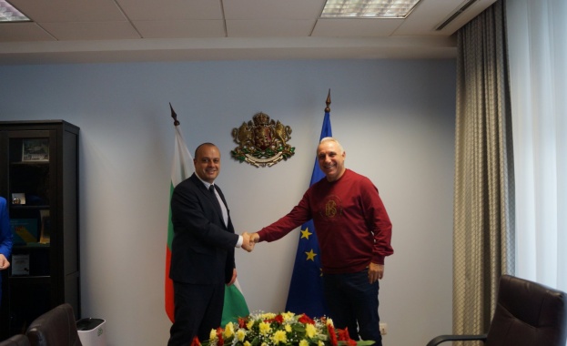 Министърът на туризма Христо Проданов проведе среща с Христо Стоичков