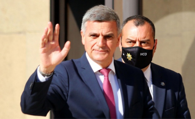 Няма разминаване в позициите за НАТО между премиера и министъра