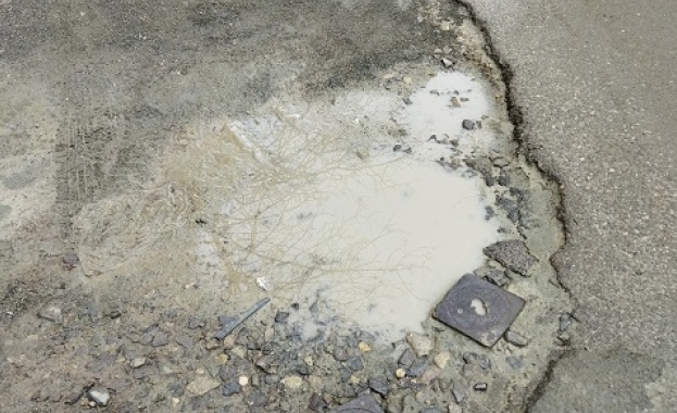 Жители на пернишкото село Кладница протестират заради лошото състояние на