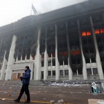 Казахстан: Насилието продължава