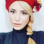 Тя обича да пише. Върху нас...