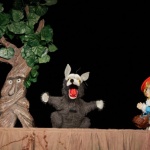 Първият спектакъл за тази година в кукления театър в Бургас е "Червената шапчица" 