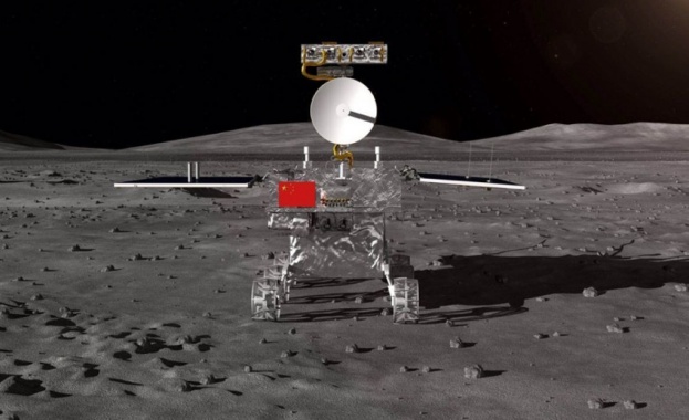 Учени от Китай са открили вода в образците от лунна